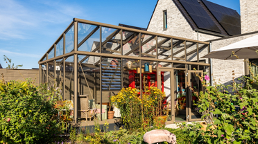 Tuinkamer aanbouw of tuinkamer vrijstaand: wat past bij jou?