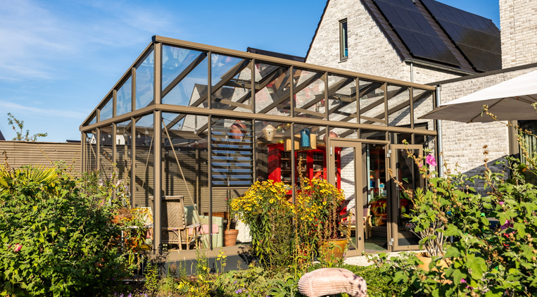 Tuinkamer aanbouw of tuinkamer vrijstaand: wat past bij jou?